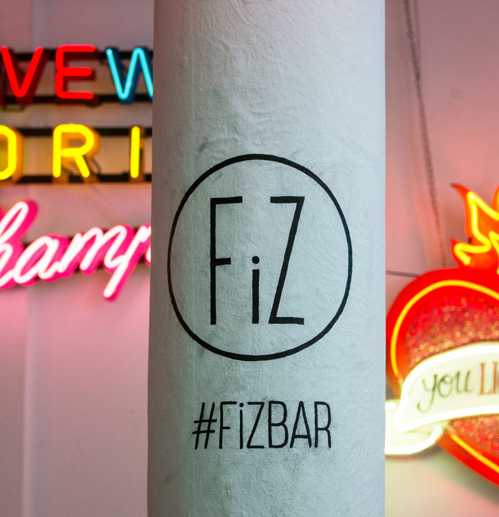 Fiz Bar pillar