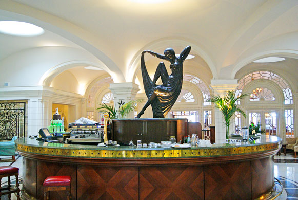 The Phoenicia Hotel Malta bar