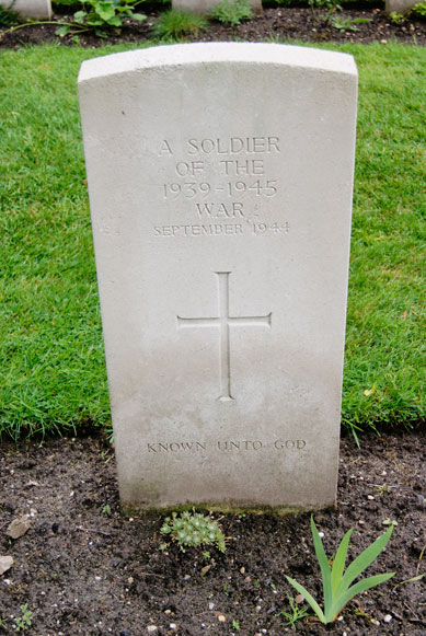 Oosterbeek Market Garden grave