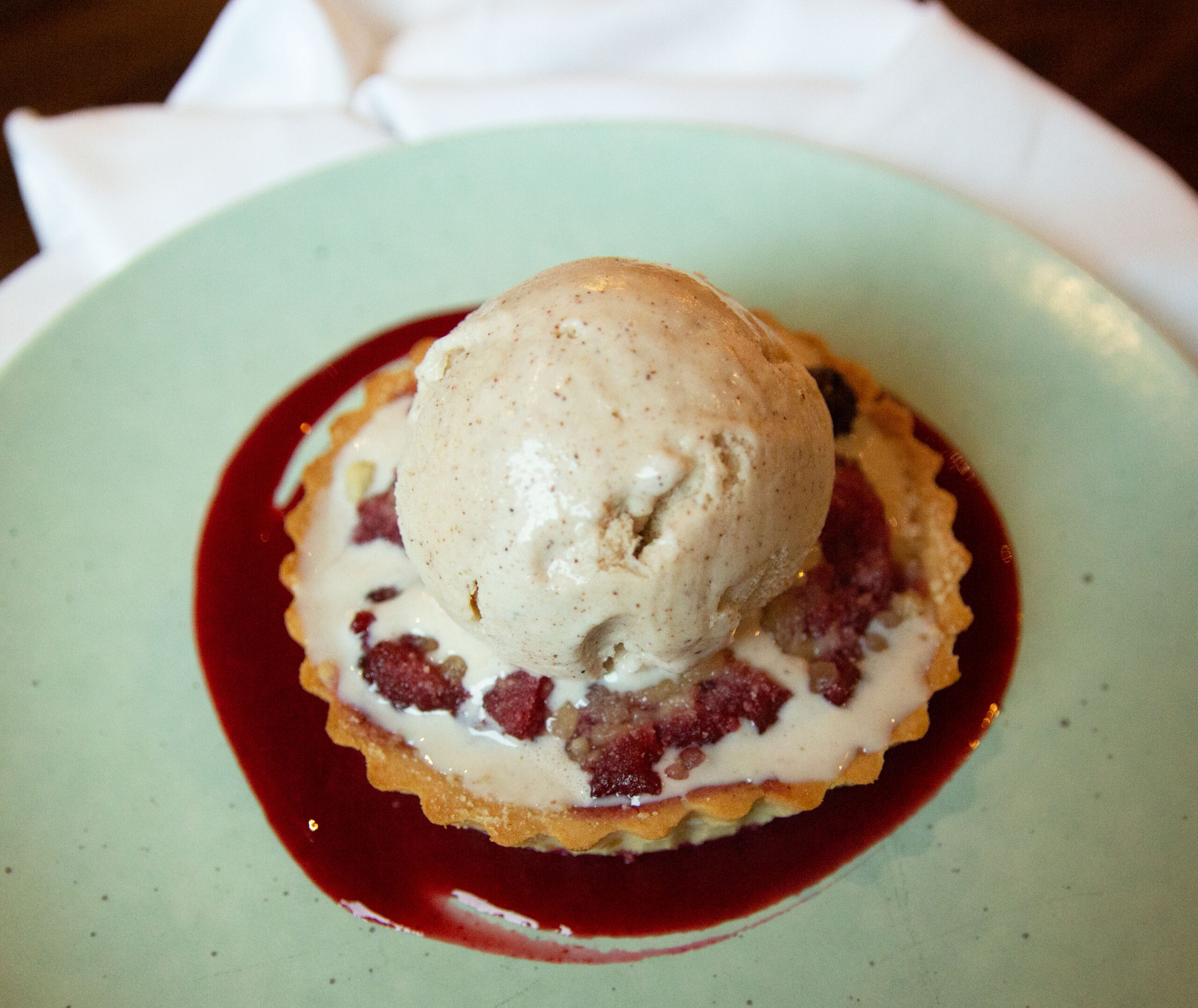 berry-crumble-tart