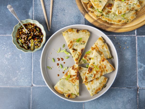 spring-onion-pancakes with maple syrup